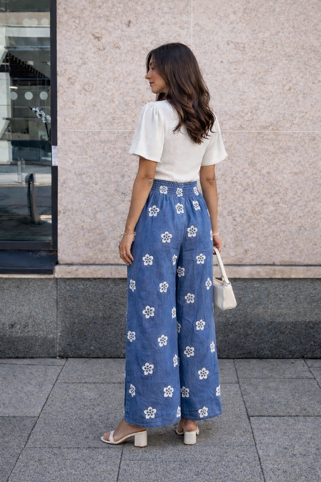 Pantalon fluide denim à fleurs - Clara